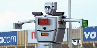 kinsasha-robot-policemen.jpg